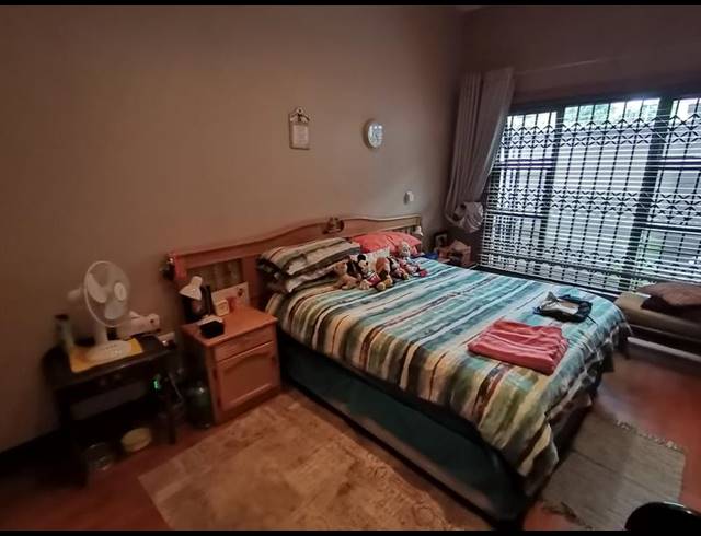 4 BEDROOM TOWNHOUSE FOR SALE IN VANDERBIJLPARK SW 5